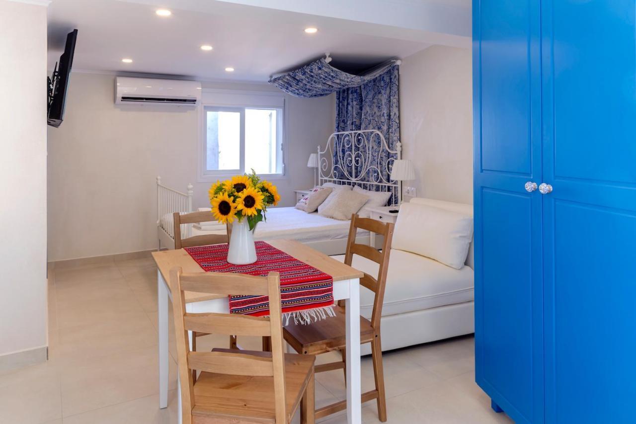 Blue And White Apartment Vipgreece Athens Ngoại thất bức ảnh